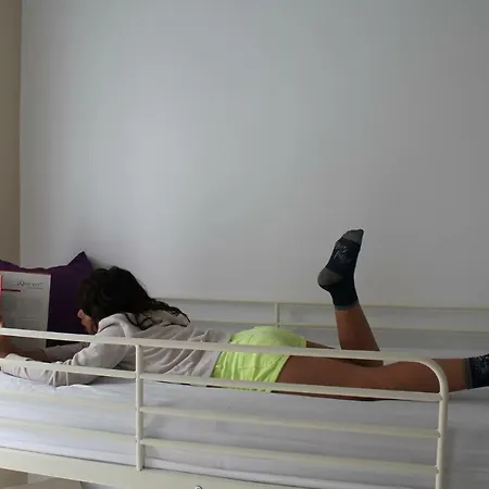 Royalty Albergue Hostel Santander