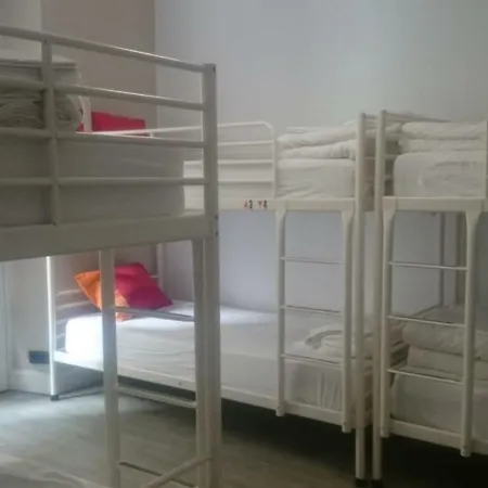 Royalty Albergue Hostel Santander
